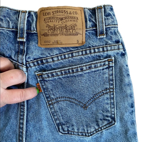 Vintage Levis High Waisted Jeans - Picture 1 of 7